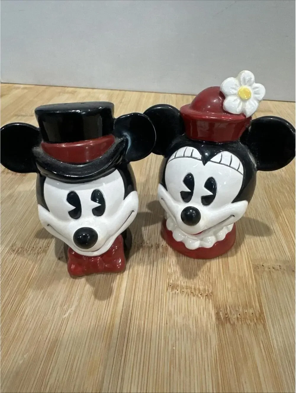 Vintage Enesco Disney Pie Eyed Mickey Minnie Mouse Salt & Pepper Shakers *